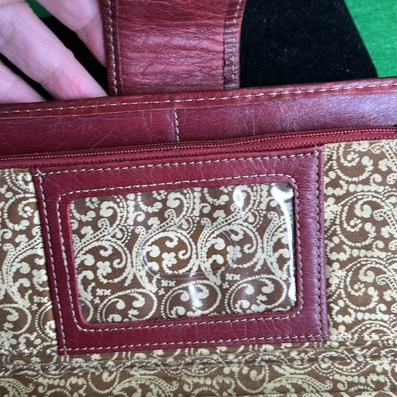 FOSSIL VINTAGE IN RICH RED LEATHER LONG WALLET - Picture 7 of 15